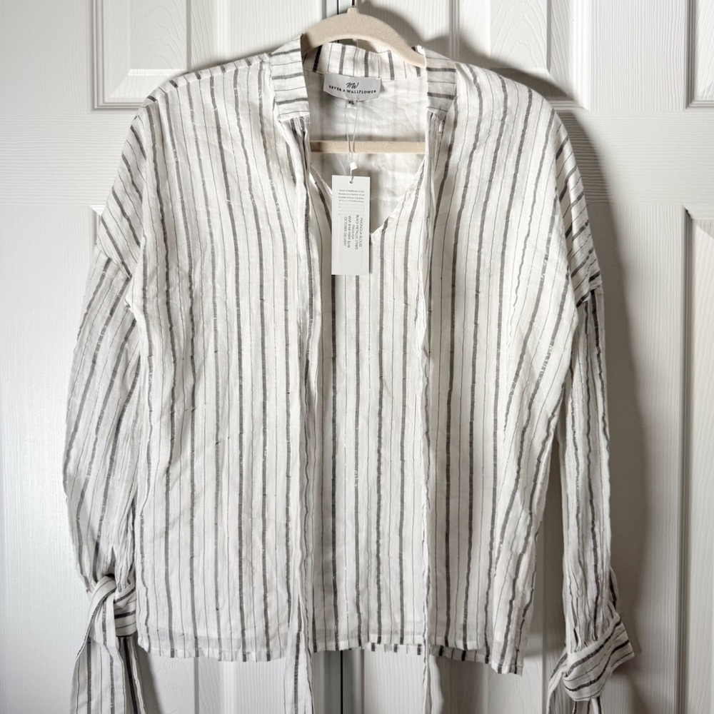 NWT Never A Wallflower Designer Gray and White Magnolia Blouse with Stripes